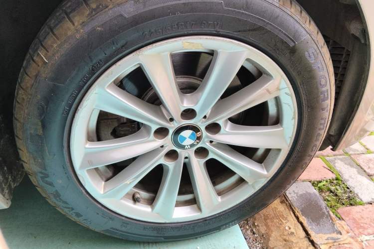 Used BMW 5 Series 2013 525Li Luxury Model Right Front Wheel Hub