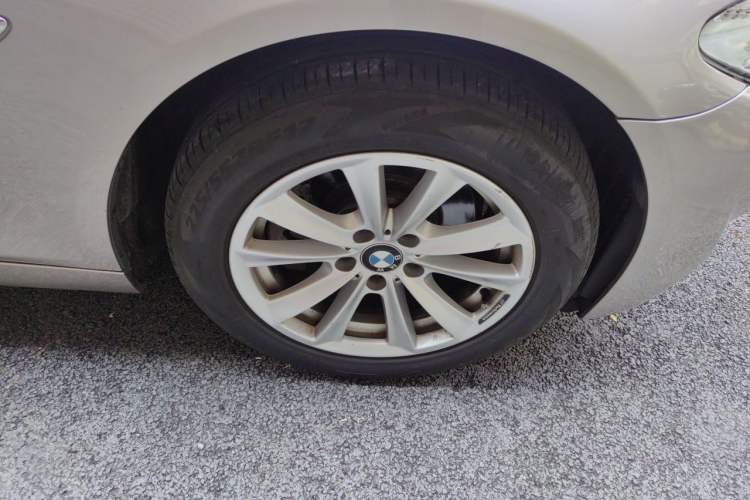 Used BMW 5 Series 2013 525Li Luxury Model Right Front Wheel Hub
