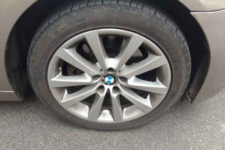Used BMW 5 Series 2013 530Li Leading Model Right Front Wheel Hub
