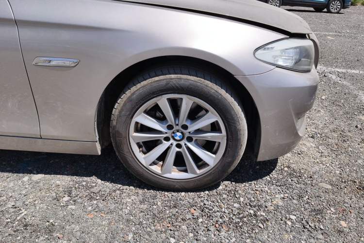 Used BMW 5 Series 2013 525Li Luxury Model Right Front Wheel Hub