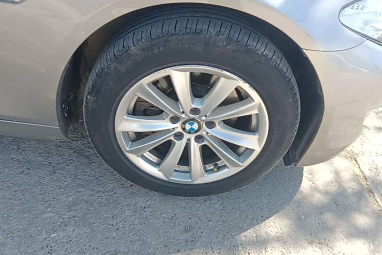 Used BMW 5 Series 2013 525Li Luxury Model Right Front Wheel Hub