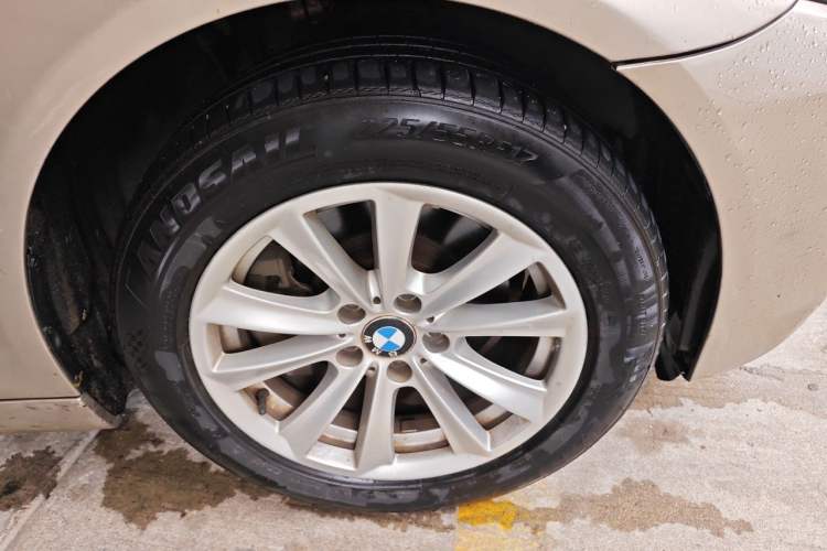 Used BMW 5 Series 2013 525Li Luxury Model Right Front Wheel Hub