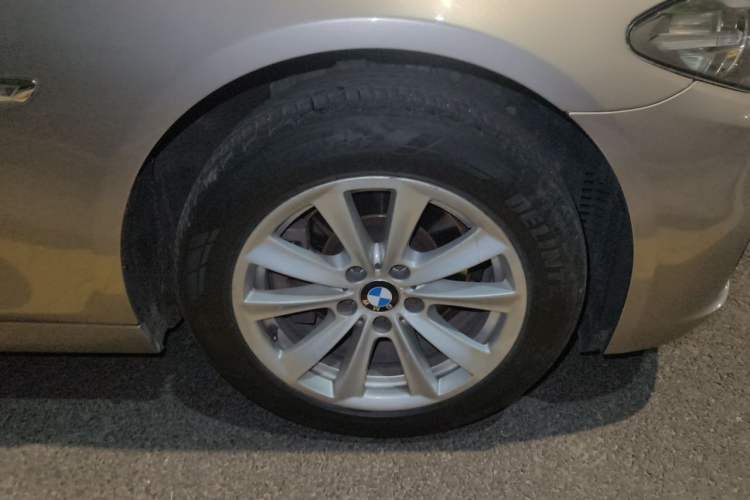 Used BMW 5 Series 2013 520Li Elegant Edition Right Front Wheel Hub