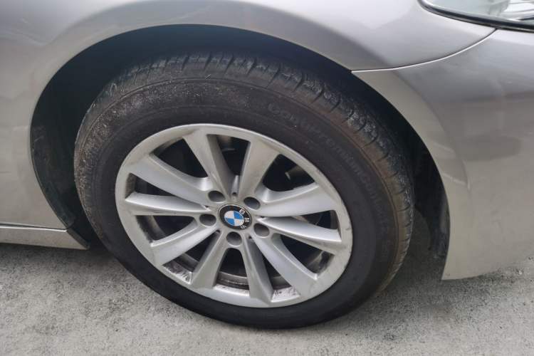 Used BMW 5 Series 2013 520Li Elegant Edition Right Front Wheel Hub