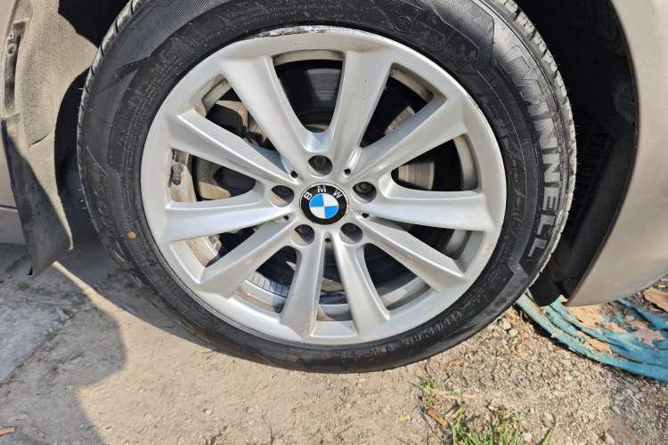 Used BMW 5 Series 2013 520Li Elegant Edition Right Front Wheel Hub