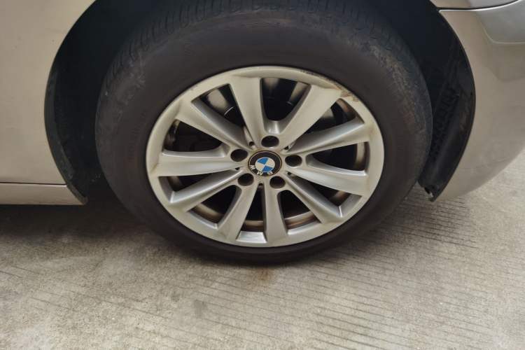 Used BMW 5 Series 2013 525Li Leading Model Right Front Wheel Hub