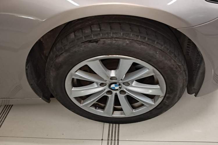 Used BMW 5 Series 2013 525Li Luxury Model Right Front Wheel Hub