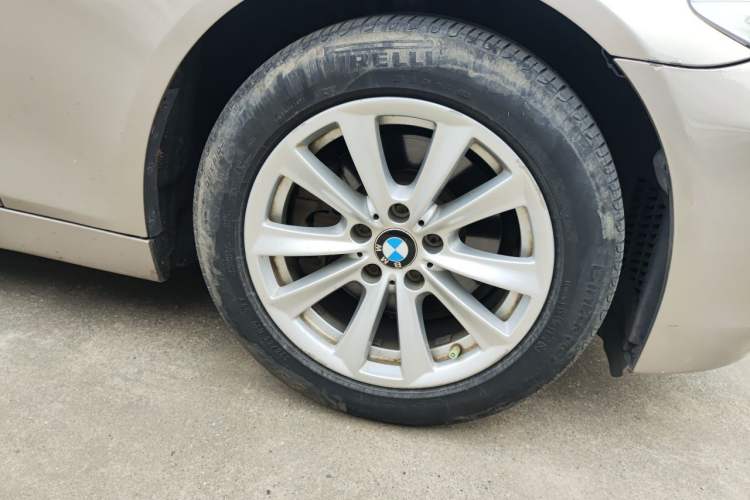 Used BMW 5 Series 2013 525Li Luxury Model Right Front Wheel Hub