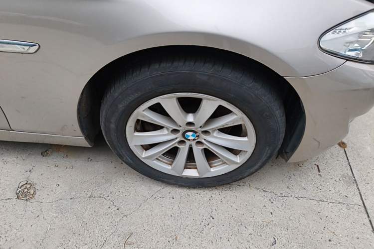 Used BMW 5 Series 2013 525Li Luxury Model Right Front Wheel Hub