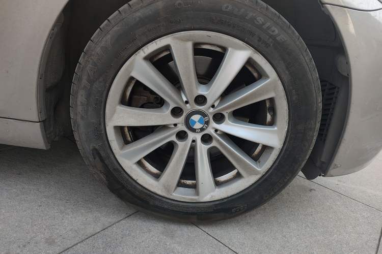 Used BMW 5 Series 2013 525Li Luxury Model Right Front Wheel Hub