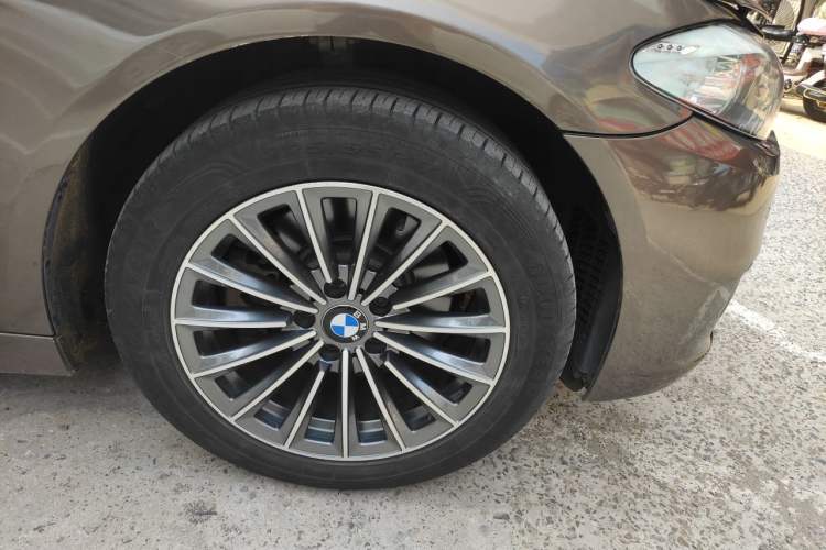 Used BMW 5 Series 2013 525Li Luxury Model Right Front Wheel Hub