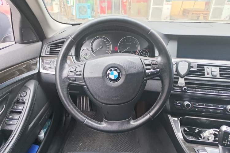 Used BMW 5 Series 2013 530Li Leading Model Steering Wheel