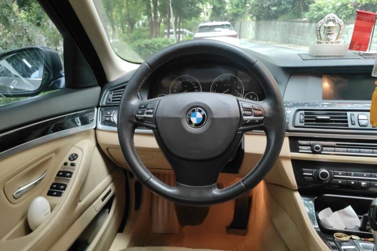 Used BMW 5 Series 2013 520Li Elegant Edition Steering Wheel