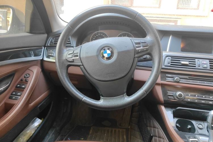 Used BMW 5 Series 2013 520Li Elegant Edition Steering Wheel