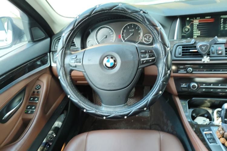 Used BMW 5 Series 2013 530Li Leading Model Steering Wheel