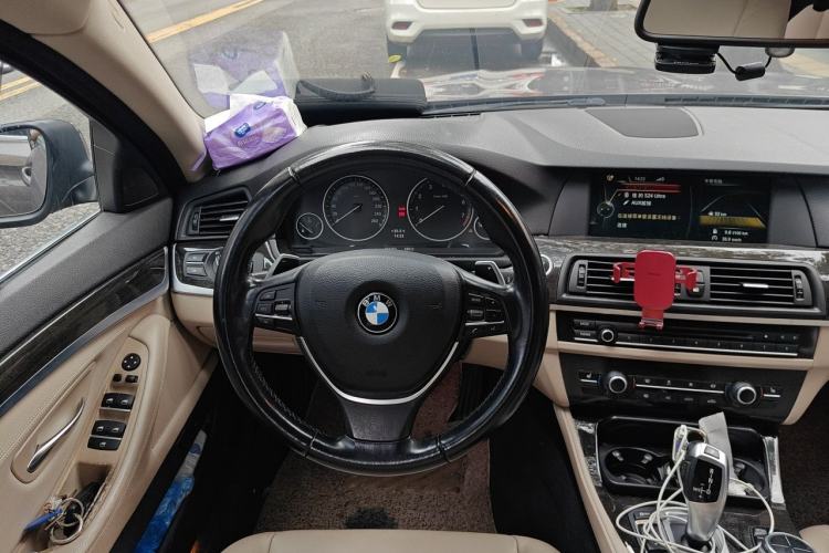 Used BMW 5 Series 2013 530Li Leading Model Steering Wheel