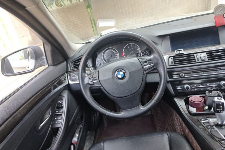 Used BMW 5 Series 2013 530Li Leading Model Steering Wheel