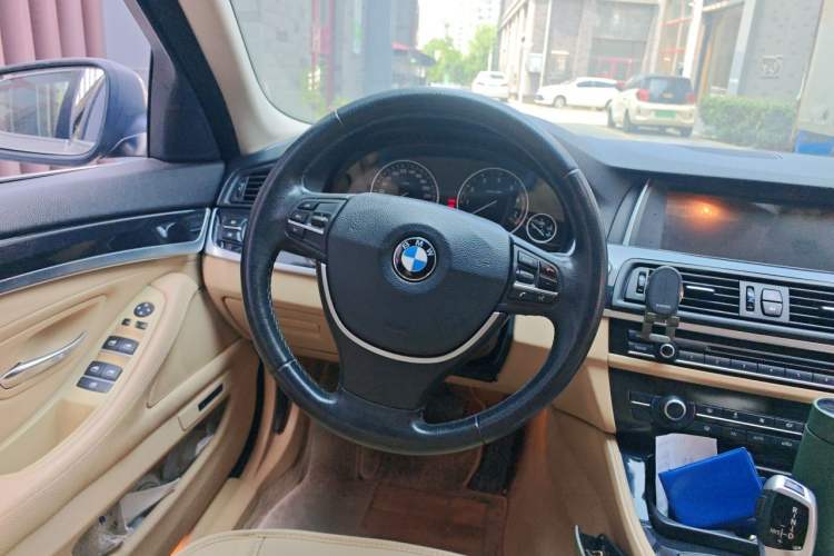Used BMW 5 Series 2013 520Li Elegant Edition Steering Wheel