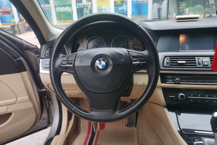 Used BMW 5 Series 2013 520Li Elegant Edition Steering Wheel
