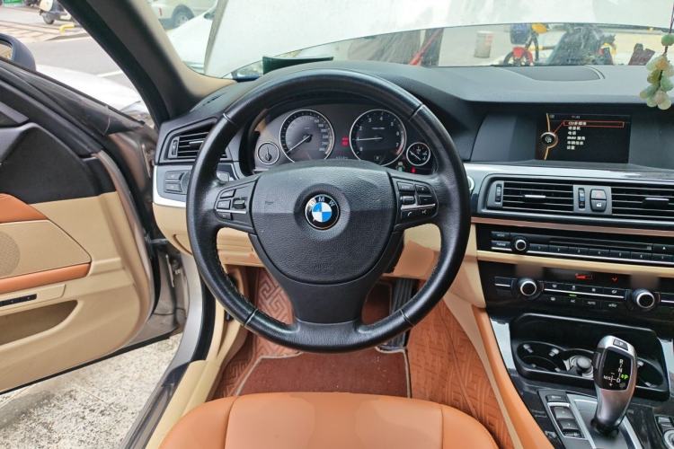Used BMW 5 Series 2013 520Li Elegant Edition Steering Wheel