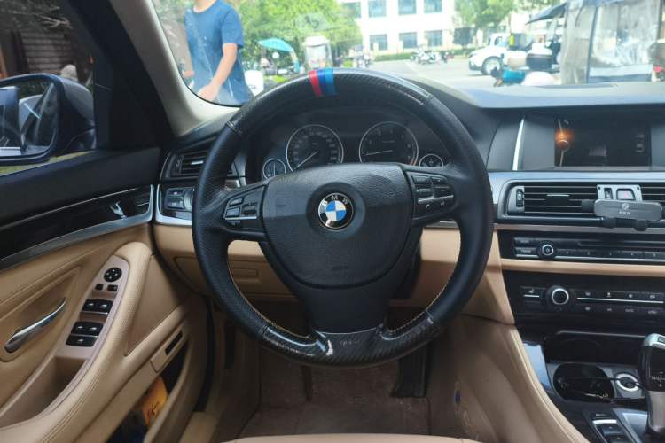 Used BMW 5 Series 2013 525Li Leading Model Steering Wheel
