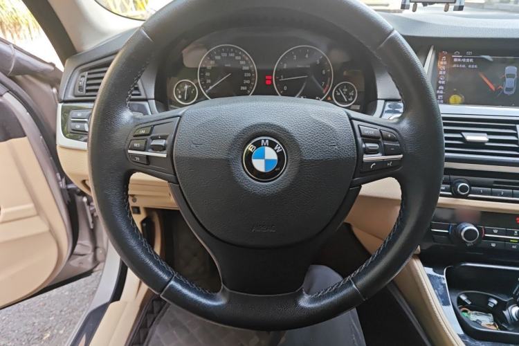 Used BMW 5 Series 2013 520Li Elegant Edition Steering Wheel