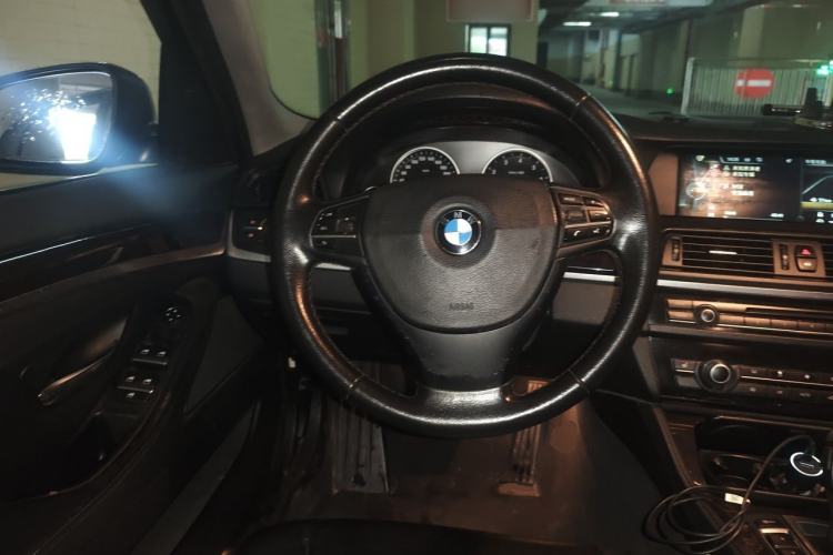 Used BMW 5 Series 2013 525Li Leading Model Steering Wheel