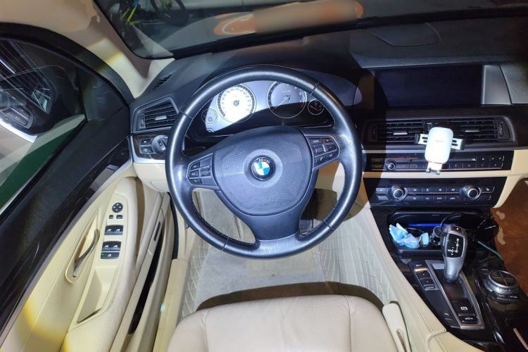 Used BMW 5 Series 2013 525Li Luxury Model Steering Wheel
