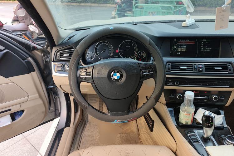 Used BMW 5 Series 2013 525Li Luxury Model Steering Wheel