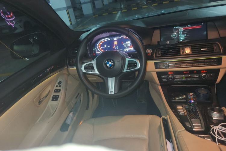 Used BMW 5 Series 2013 525Li Luxury Model Steering Wheel