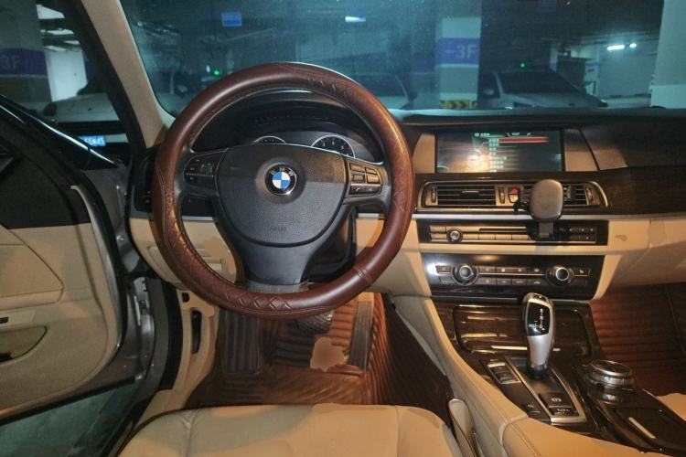 Used BMW 5 Series 2013 530Li Leading Model Steering Wheel