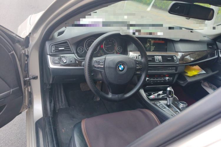 Used BMW 5 Series 2013 525Li Luxury Model Steering Wheel