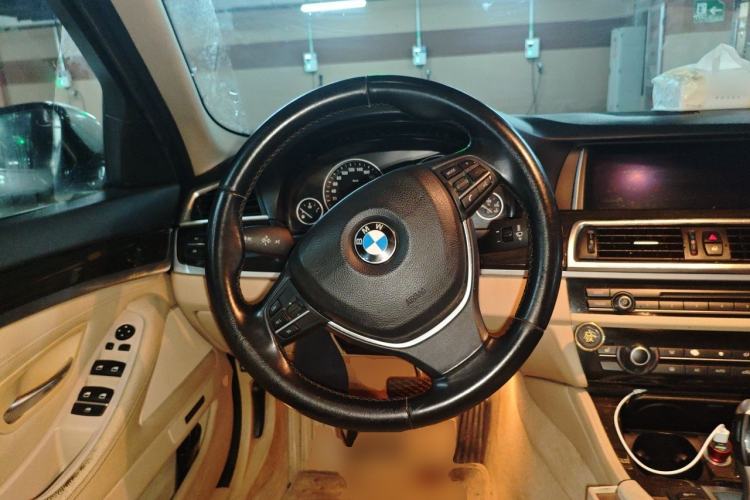 Used BMW 5 Series 2013 525Li Leading Model Steering Wheel