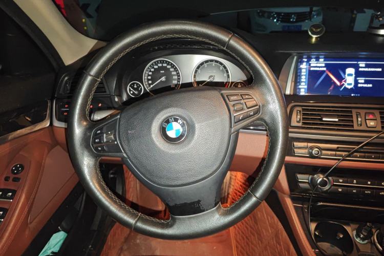 Used BMW 5 Series 2013 520Li Elegant Edition Steering Wheel