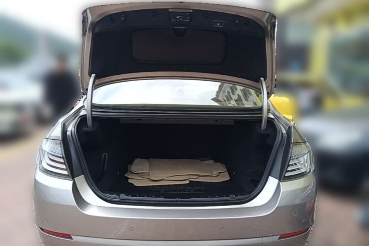 Used BMW 5 Series 2013 530Li Luxury Model Trunk