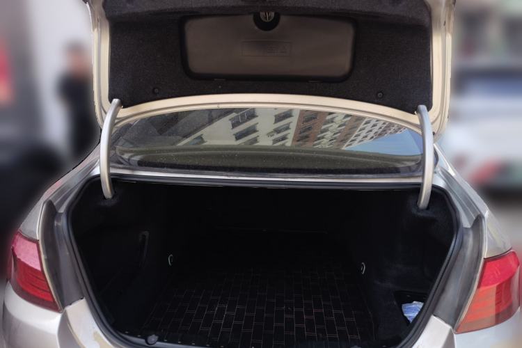 Used BMW 5 Series 2013 525Li Leading Model Trunk
