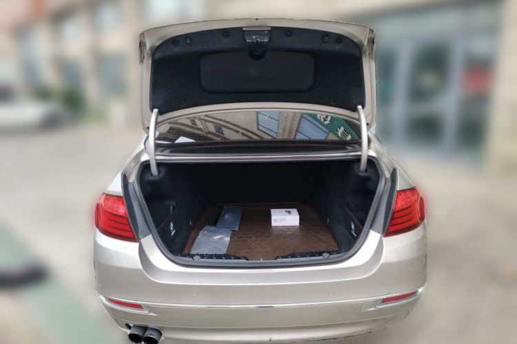 Used BMW 5 Series 2013 525Li Leading Model Trunk