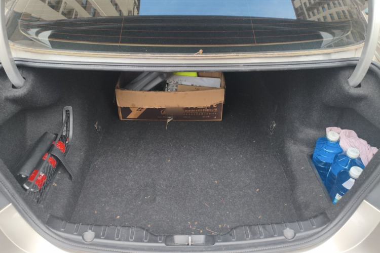 Used BMW 5 Series 2013 525Li Leading Model Trunk