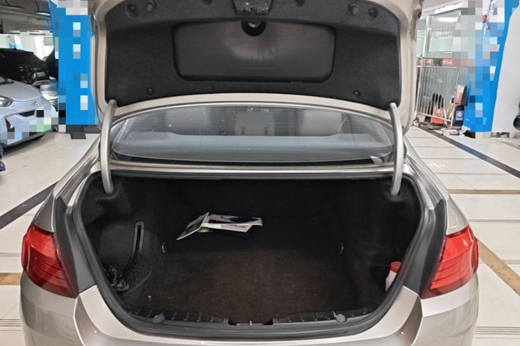 Used BMW 5 Series 2013 525Li Luxury Model Trunk