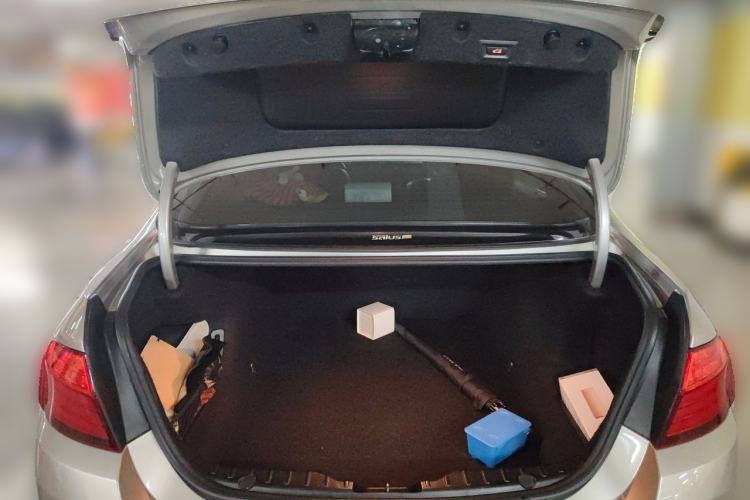 Used BMW 5 Series 2013 530Li Leading Model Trunk