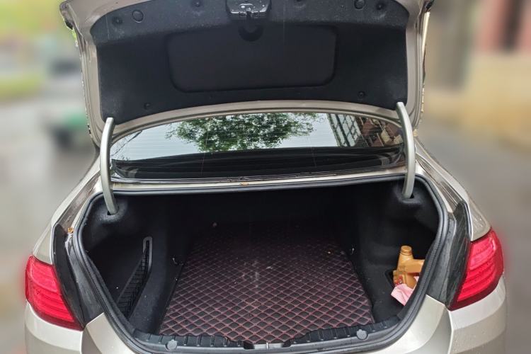 Used BMW 5 Series 2013 525Li Leading Model Trunk