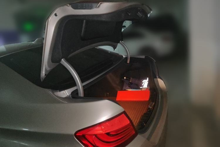 Used BMW 5 Series 2013 530Li Leading Model Trunk