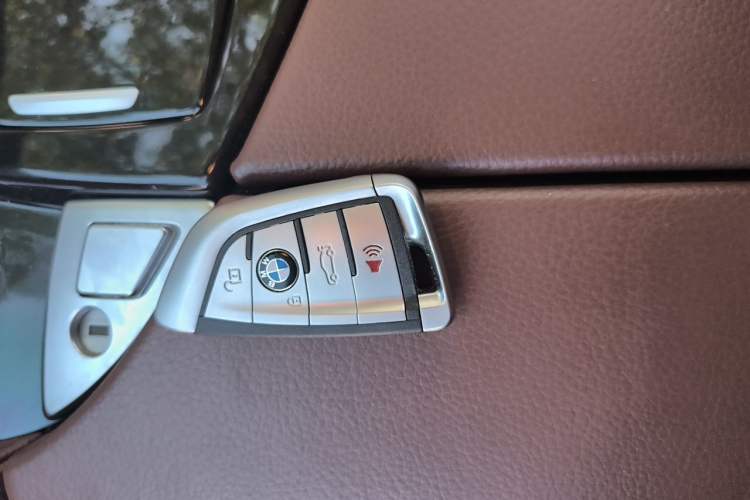 Used BMW 5 Series 2013 535Li Leading Model Vehicle Key