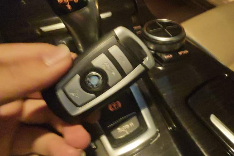 Used BMW 5 Series 2013 530Li Leading Model Vehicle Key