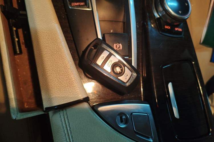 Used BMW 5 Series 2013 525Li Leading Model Vehicle Key