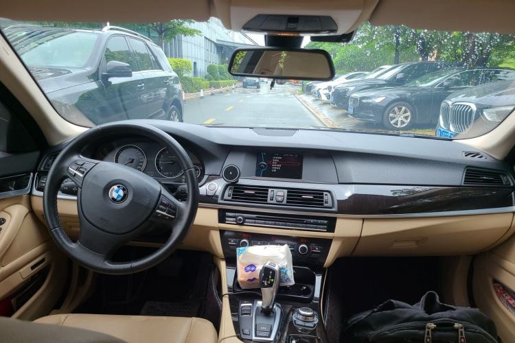 Used BMW 5 Series 2013 525Li Leading Model Center Console