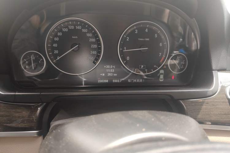 Used BMW 5 Series 2013 525Li Zhuole Edition Odometer Close Up