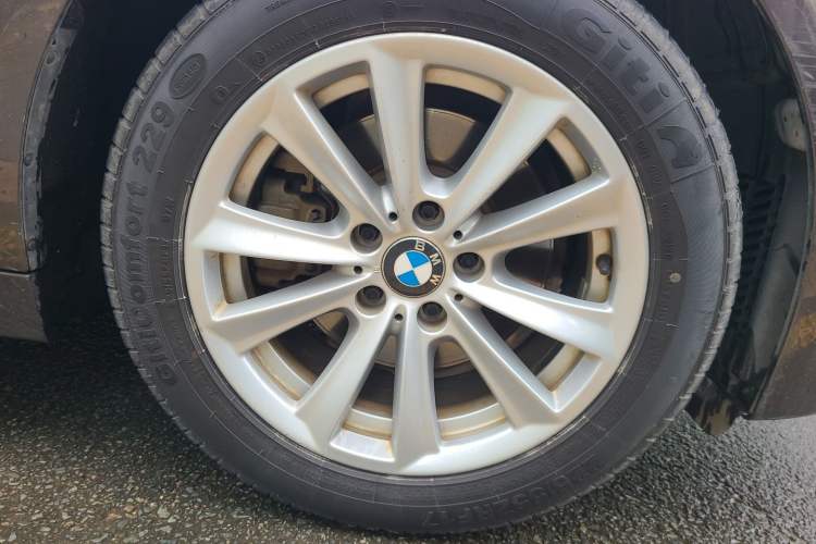Used BMW 5 Series 2013 525Li Leading Model Right Front Wheel Hub