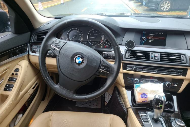 Used BMW 5 Series 2013 525Li Leading Model Steering Wheel