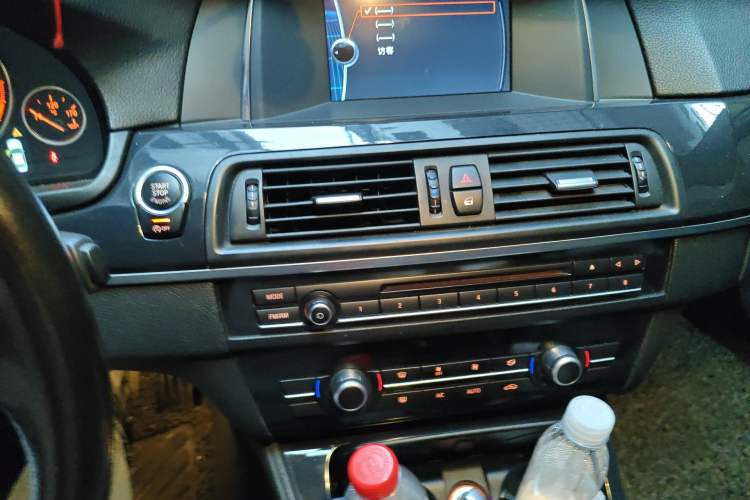 Used BMW 5 Series 2013 520Li Elegant Edition Audio And AC Panel